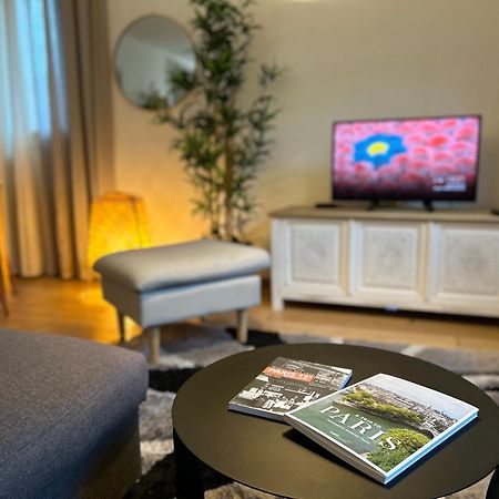 Big Apartment Eiffel Tower View Париж Экстерьер фото