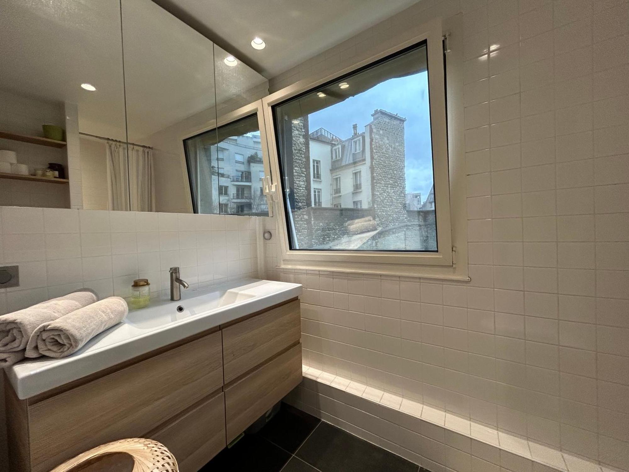 Big Apartment Eiffel Tower View Париж Экстерьер фото